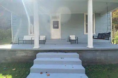 Image de Warm. Cozy. Simple! Northfork Wv! Atv/SxS Friendly! Very spacious! Sleeps 12+