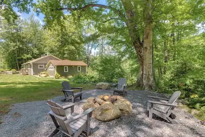 Image de 'Mount Pine' Winter Retreat Near the Green Mtns!