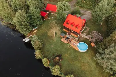 Image de Le Martini Bord de l eau, spa, piscine.