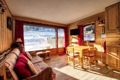 Situé au pied des pistes de Morillon 1100