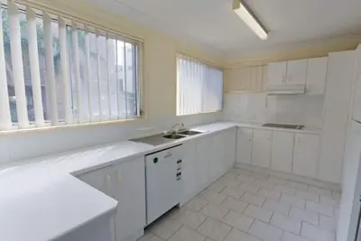 Image de 1 6 Convent Lane, 200m to town this unit is in the perfect location