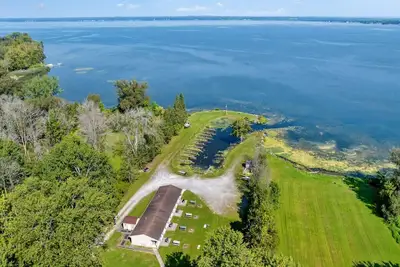 Image de Hidden Harbor Marina, The Entire Property (Sleeps 16) - Oneida Lake's Premier Fishing Getaway