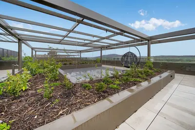 Image de Elegant 2-Bed by Lyneham Wetlands near the Cbd