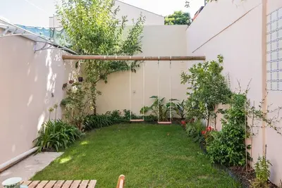 Image de Gardeny Porto - Charmante maison en triplex avec jardin intérieur située dans Bonfim