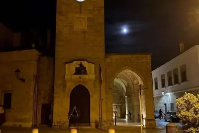 Image de Traditionelles Ferienhaus im Zentrum mit Meerblick
