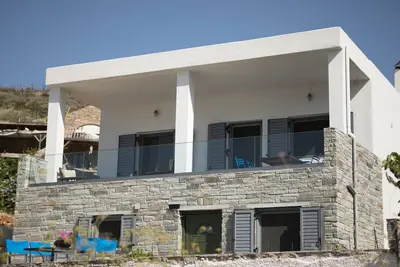 Image de Seaview Villa\nOnly 100 meters from the beach and with ulimited sea view.