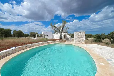 Image de Villa 'Trullo White Dream Con Piscina' avec piscine privée, Wi-Fi et climatisation