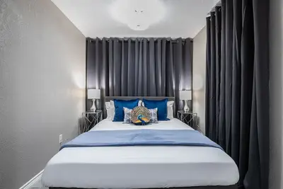 Image de 2br The Cardinal C! Montrose, Downtown MedCenter ⭐️⭐️⭐️⭐️⭐️