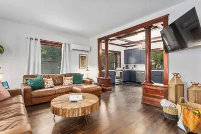 Image de Spacious 5br Home|KingBeds|FencedYard