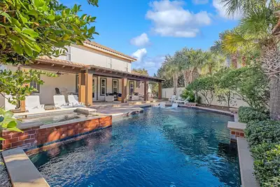 Image de Seas The Day | Destiny East Neighborhood | Private Pool | Golf Cart!