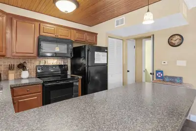 Image de New! Destin Budget Vacation Condo Rental 3 Pools, Lake Access, Sleeps 4.
