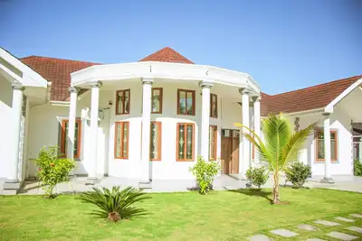 Image de Lika Zifa Luxurious and Spaciuos Holiday Villa close to Beach and Amenities