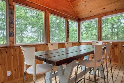 Image de Muskoka Serenity- 4 bedrooms, 2 bathrooms Cottage