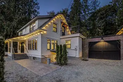 Image de The House at Richardson Creek is a 20 bed Amenity-Rich Dutch Colonial Farmhouse