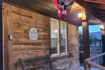 Image de Historic Pioneer Cabin