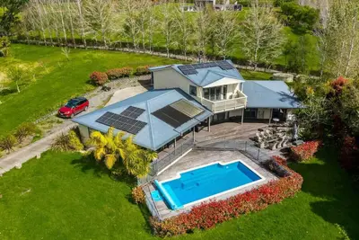 Image de Ultimate 5-Bedroom Rural Poolside Oasis | Auckland