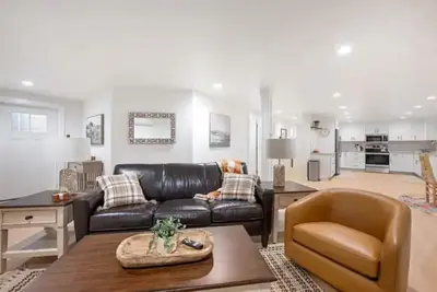 Image de Chic Downtown Boise Retreat: Modern Apartment