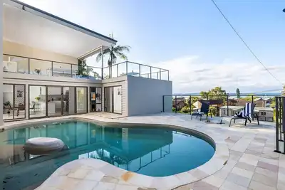 Image de Coastal Breezes — Stay 3 Pay 2