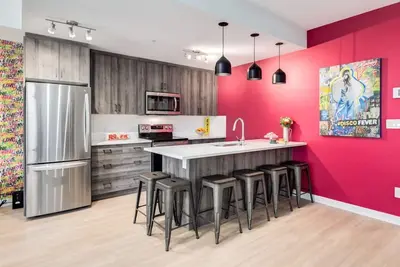 Image de Cozy 3br unit with Arcade in the heart of Calgary