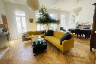 Spacieux Appartement Lumineux  à 5 minutes de la gare.