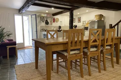 Image de A beautiful property hidden away in the lush French countryside.