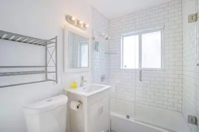 Image de Design District Luxe Heated Pool/Private Parking\n