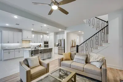 Image de Pet-Friendly Fate Home w/ Yard & Fireplace!