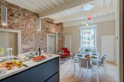 Image de Casa Pino 2 bedrooms 2 bathrooms contemporary apartment facing Piazza Anfiteatro