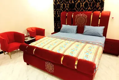 Image de 1 bed apartment 2 bed apartment Available for Delly weekly basis E11