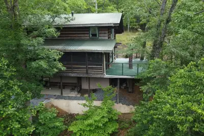 Image de Grandpa Dans Cabin+Mtn River view 34 acre retreat