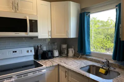 Image de Modern and affordable 2 B/R in Grace Bay!