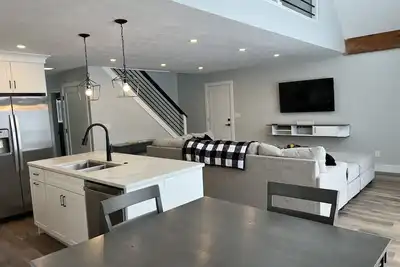 Image de Renovated Lake House