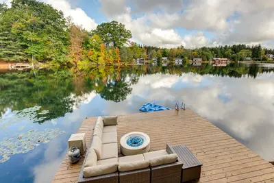 Image de Horseshoe Lake Vacation Rental w/ Deck & Kayaks!