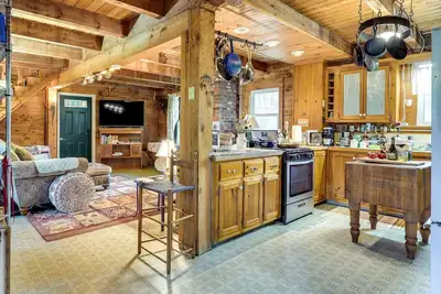 Image de Cozy Adirondack Cabin Retreat in West Chazy!