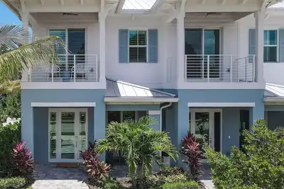 Image de Tranquil Townhouse, Community Pool, Dock access, Waterfront Community!