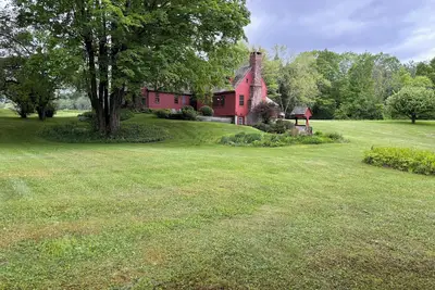Image de Charming idyllic farmhouse minutes to Great Barrington Ma and Salisbury Ct