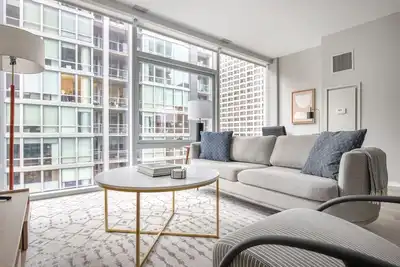 Image de Stylish Streeterville 2br w/ Lounge & Pool, nr Riverwalk, by Blueground
