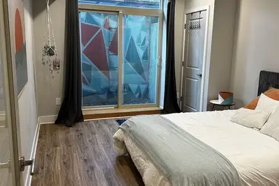 Image de Trendy 2 bedroom / 2 bathroom in Francisville with a rooftop