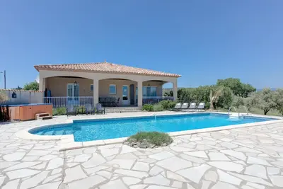 Image de Villa indépendante avec piscine privée