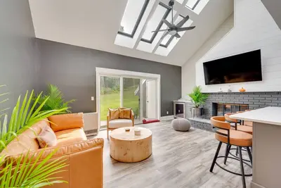 Image de Mid-Century Tenney Mountain Condo Near Hiking