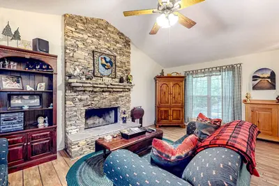 Image de Sapphire Valley Community home with resort amenities & balconies - near skiing