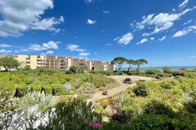 Image de Studio cabine avec vue mer, 30m de la plage, parking. Wi-Fi et linge en option.