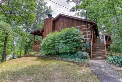 Image de Dog friendly, adorable 1br log cabin with hot tub and screen in porch!