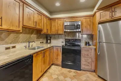 Image de Relax and Recharge! Outdoor Swimming Pool, Full Kitchen, Free Parking!