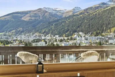 Image de A&Y Chalet zum Goldenen Hirsch mit Wunderschöner Panorama Aussicht auf Davos