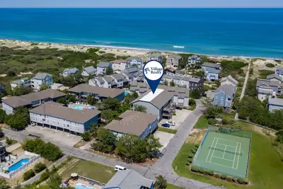 Image de The Hawk's Nest: Renovated Condo | 700ft. to Beach