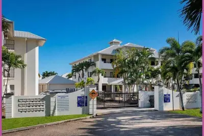 Image de 2br Marina Apartment - Walk to Ferry-Casino-Strand