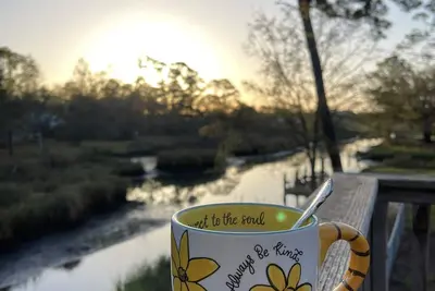 Image de Peaceful location! Close to everything! Bring the family and dogs! Snowbirds!