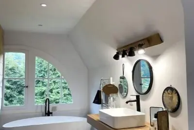 Image de La Villa Lumaga, située à  800 m des célèbres falaises  d’Etretat.