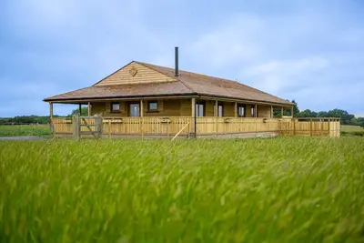 Image de Luxury Log Cabin with a Hot Tub